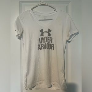 Women’s Under Armour Size Small tee shirt